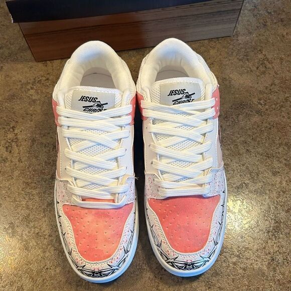 NWT Size 9 Passion of Christ - Resurrection Day
Chapel White / Glorious Sunset - Picture 3 of 12